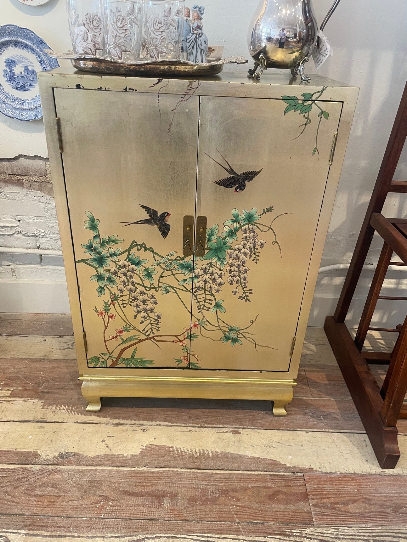 Furniture Gold Lacquer with Bird Pattern