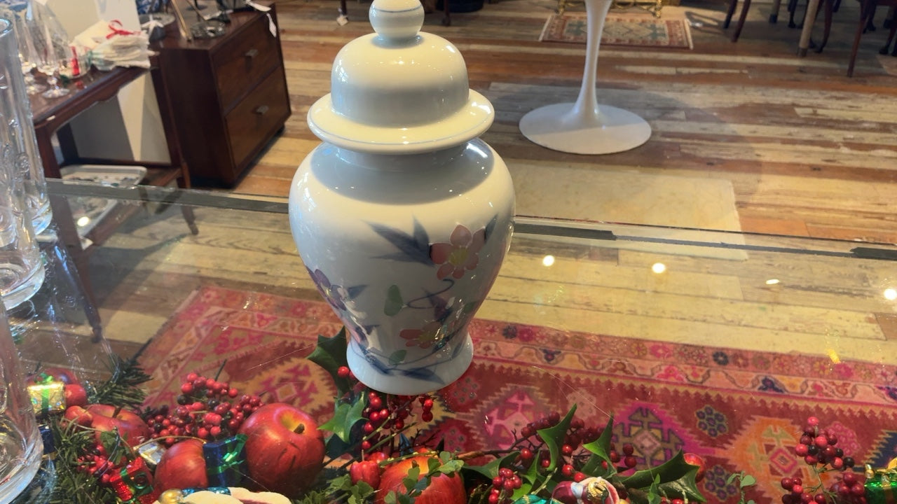 Ginger Jar White with floral pattern