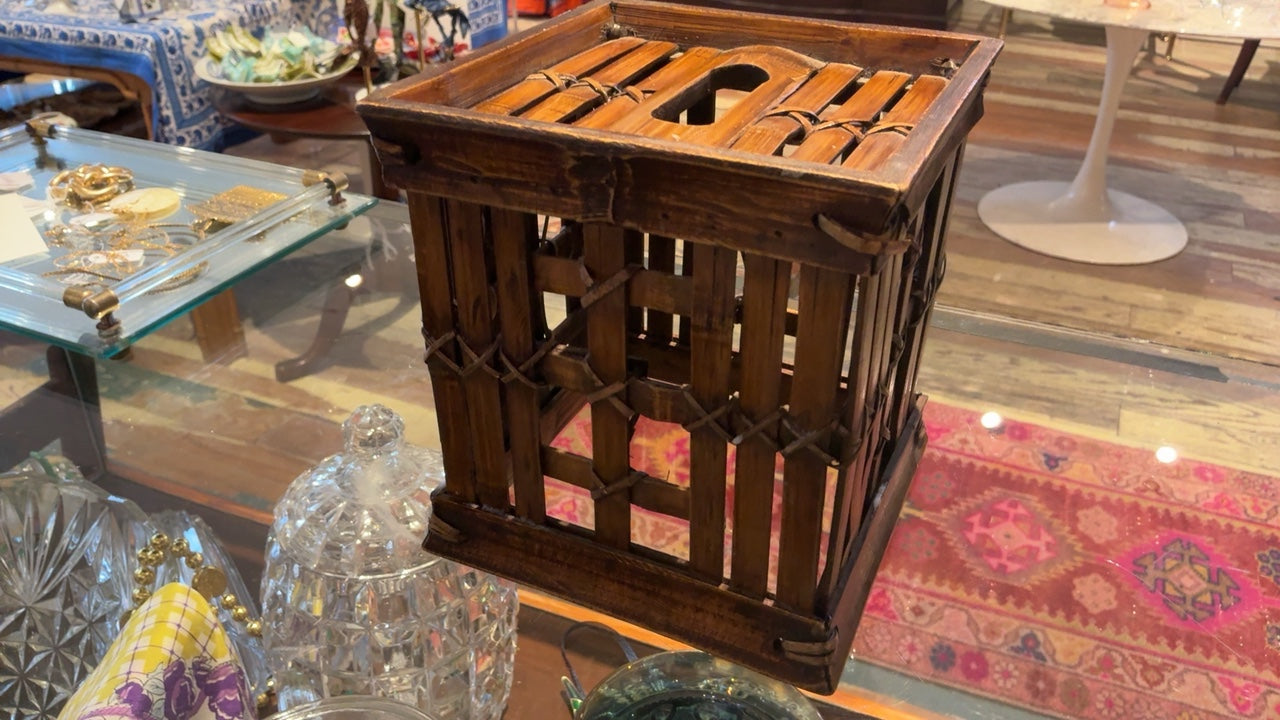 Wood Tissue Holder