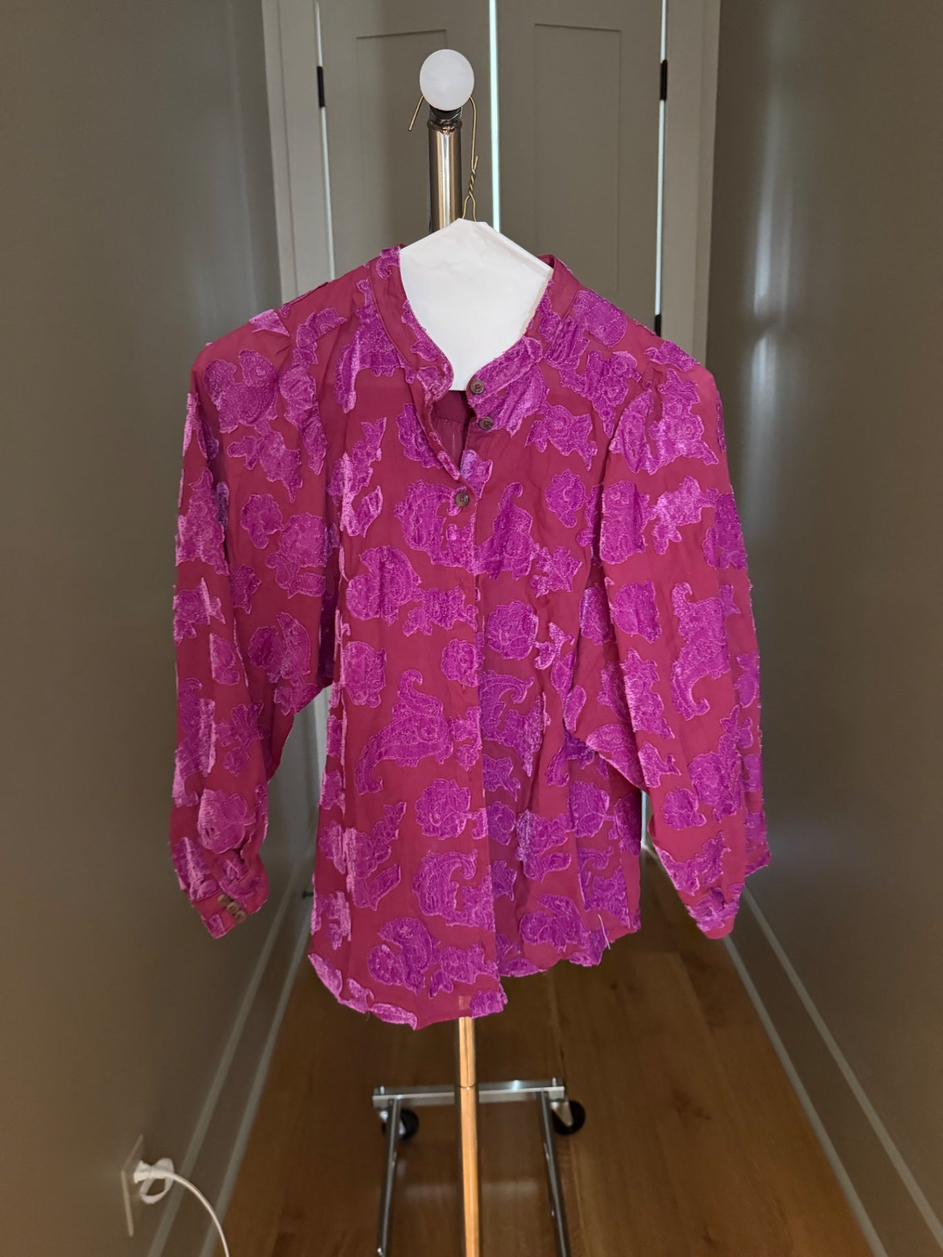 Lindsey Black Shirt Small Pink