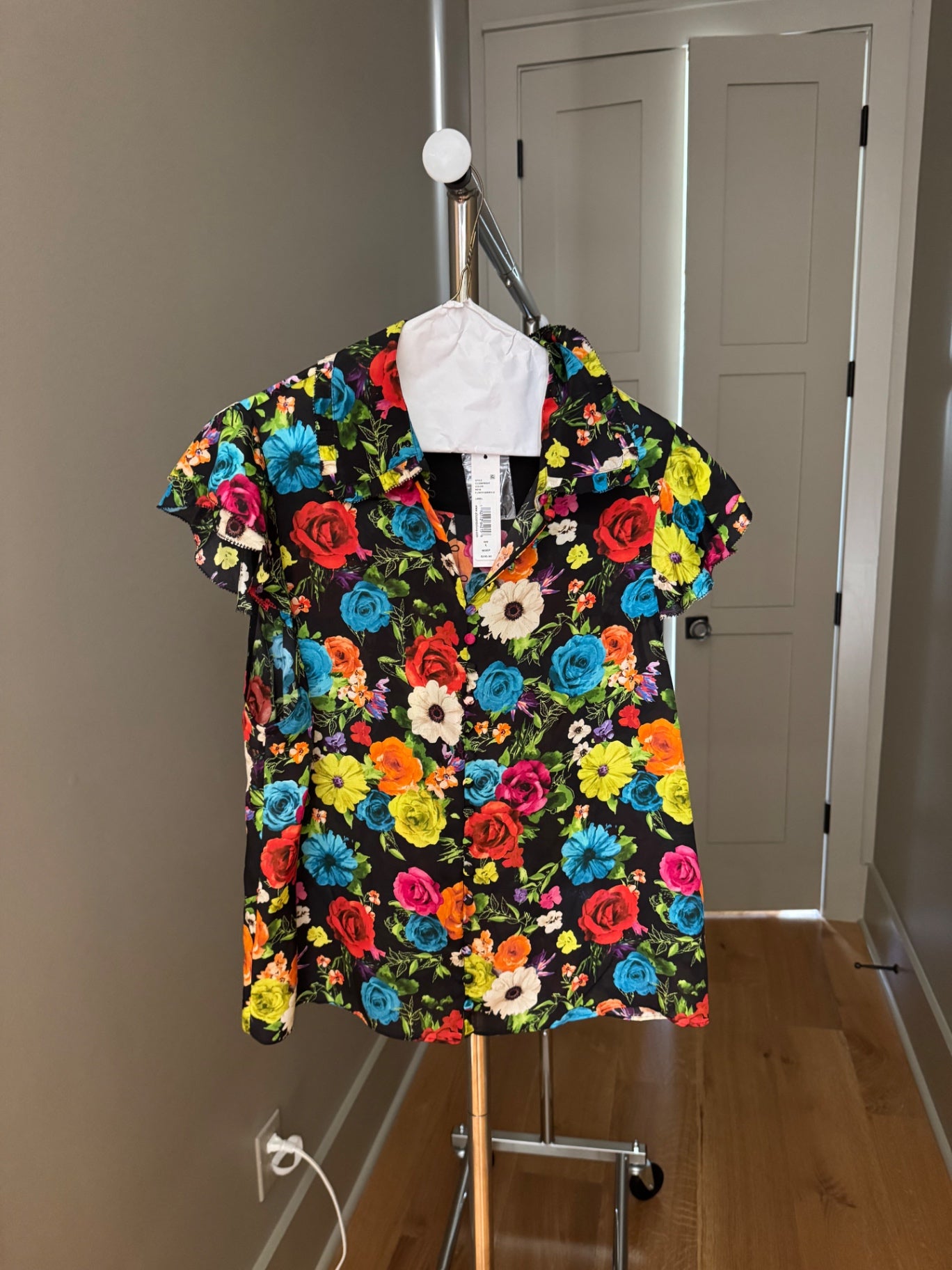 Lindsey Black Shirt Large Multicolor (black background with multicolor floral print)