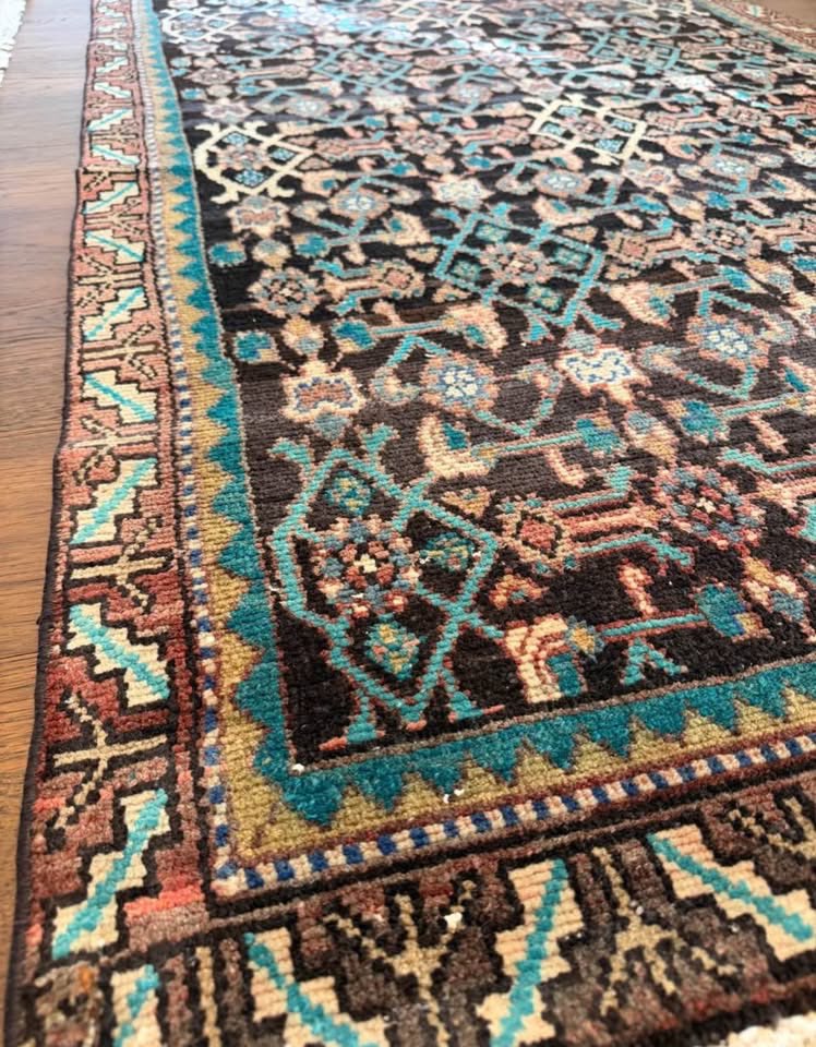 Vintage Runner, 9' x 3'9"