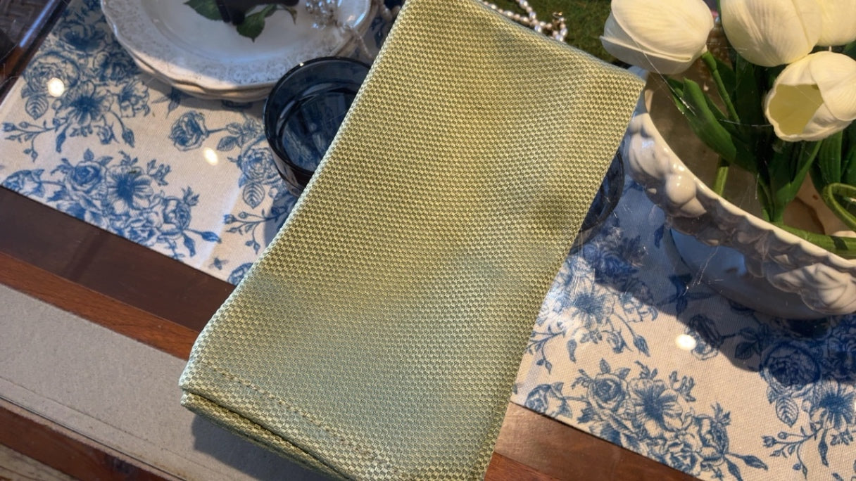 4 Green Napkins