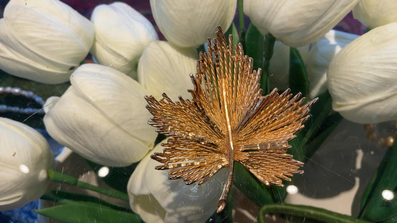 Leaf Gold Pin