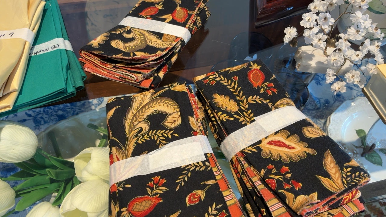 Black Floral napkins (12)