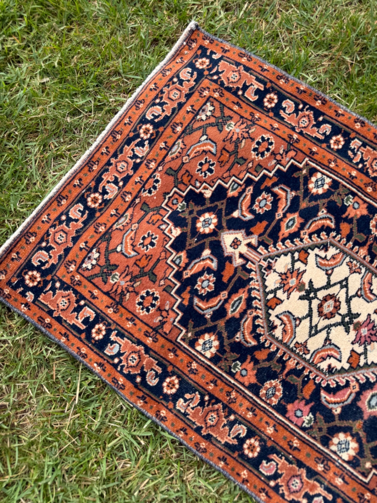 Vintage mini rug, 3'5" x 1'11"