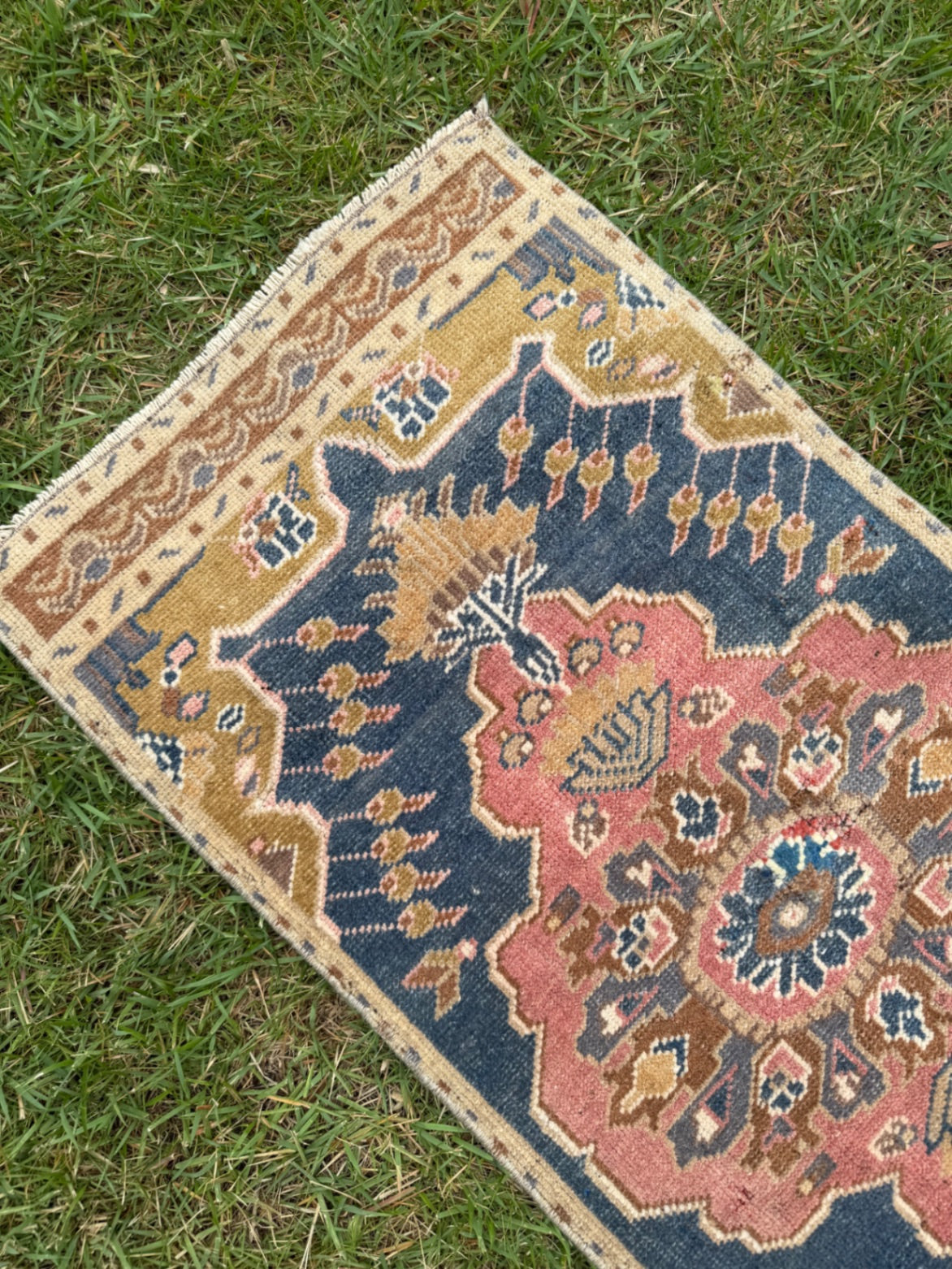Vintage mini rug, 3'7" x 1'7"