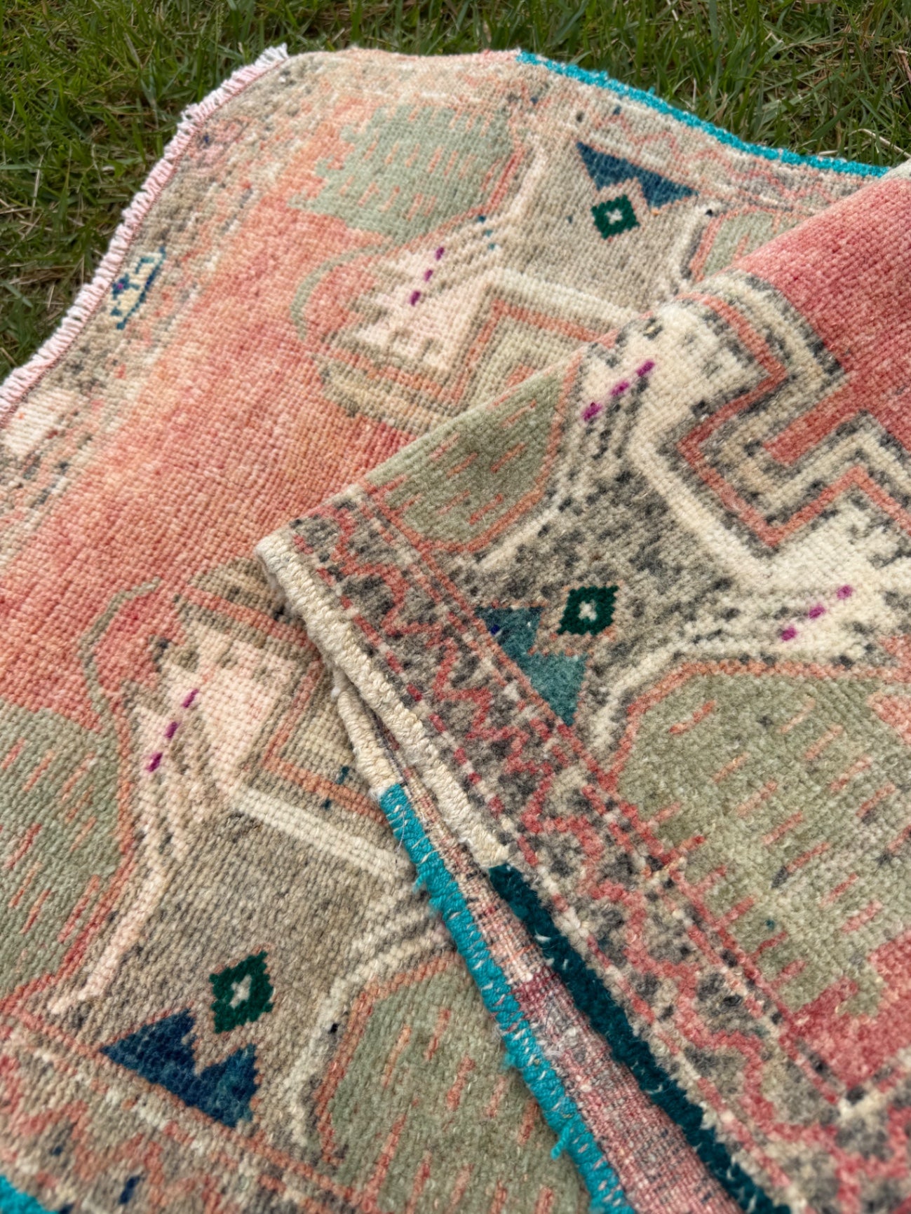Vintage mini rug, 3'8" x 1'7"