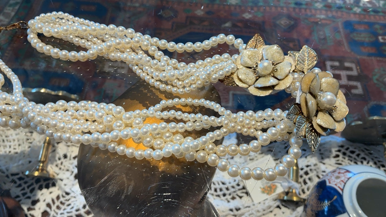 Pearl and Floral Necklace