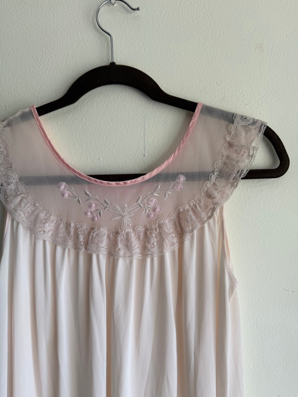 70s pale pink lace ruffle slip/nightie