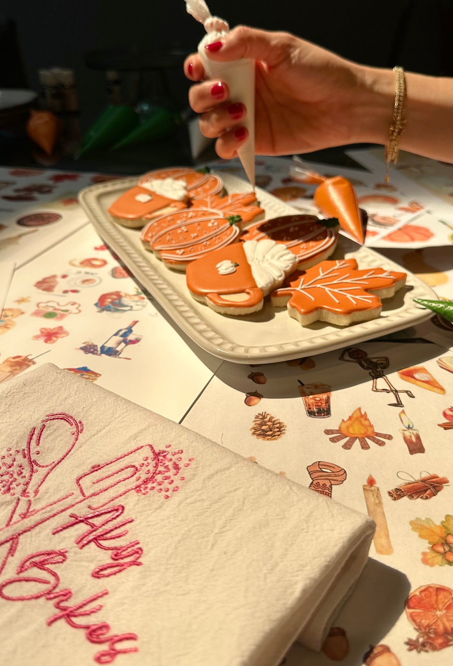 Thursday October 16th 6pm-8pm: Fall Cookie Decorating with AkyBakes