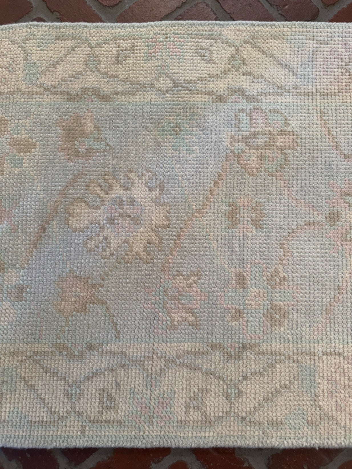 Small Light Blue and Cream Rug 2' x 3'