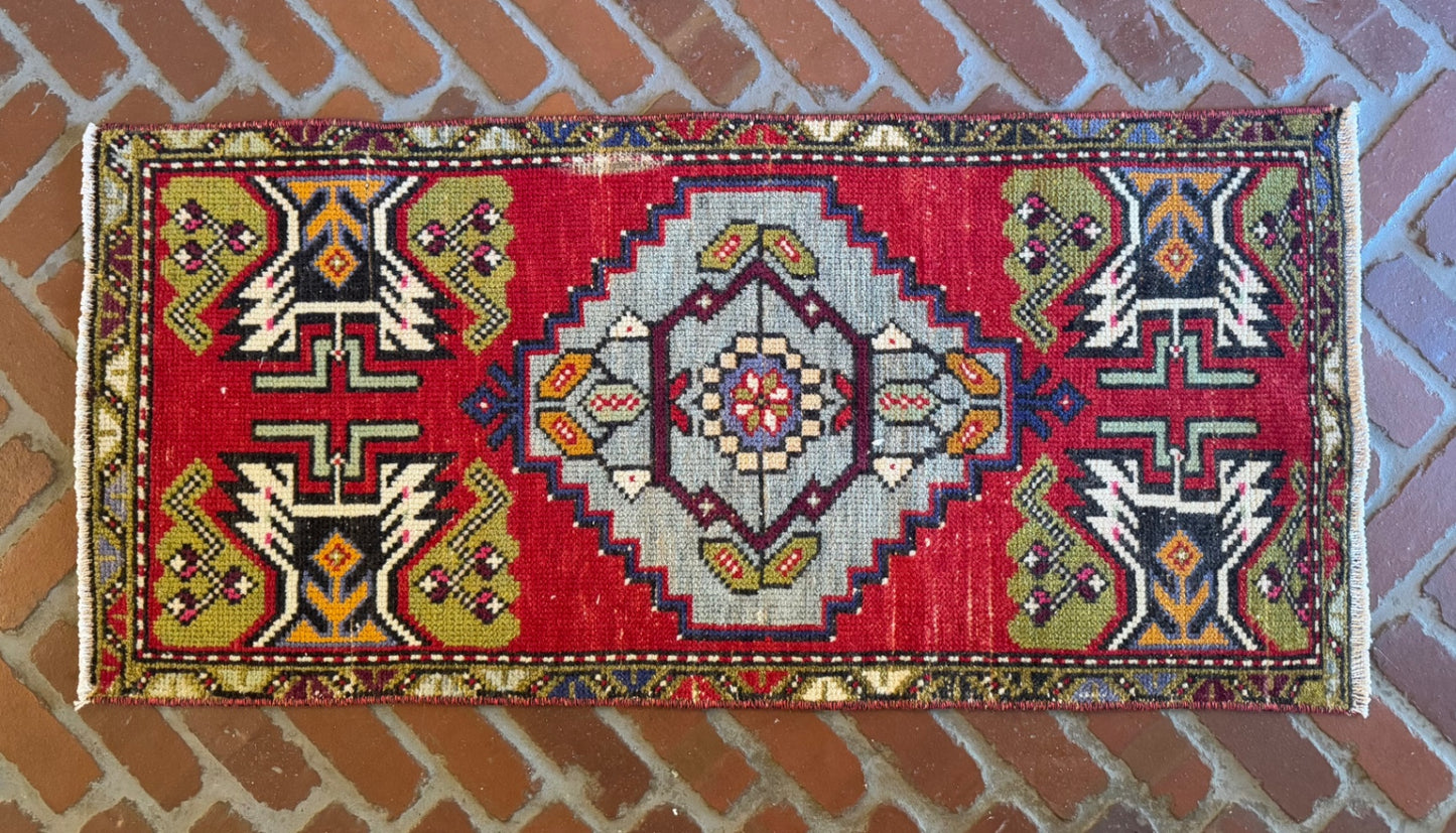 Vintage Turkish Rug 3’4” x 1’7”