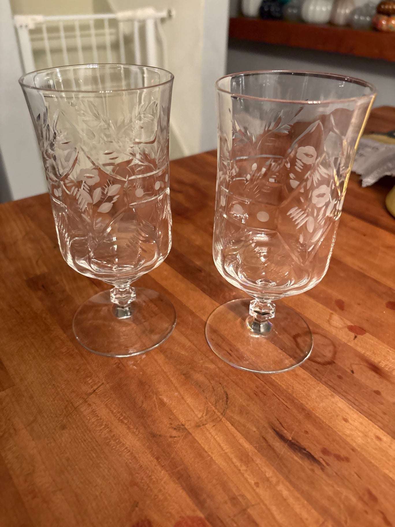 Set of 2 Glass Goblets