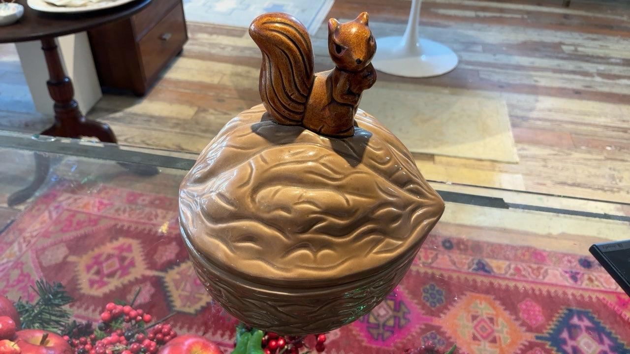 Acorn Dish With Squirrel Lid