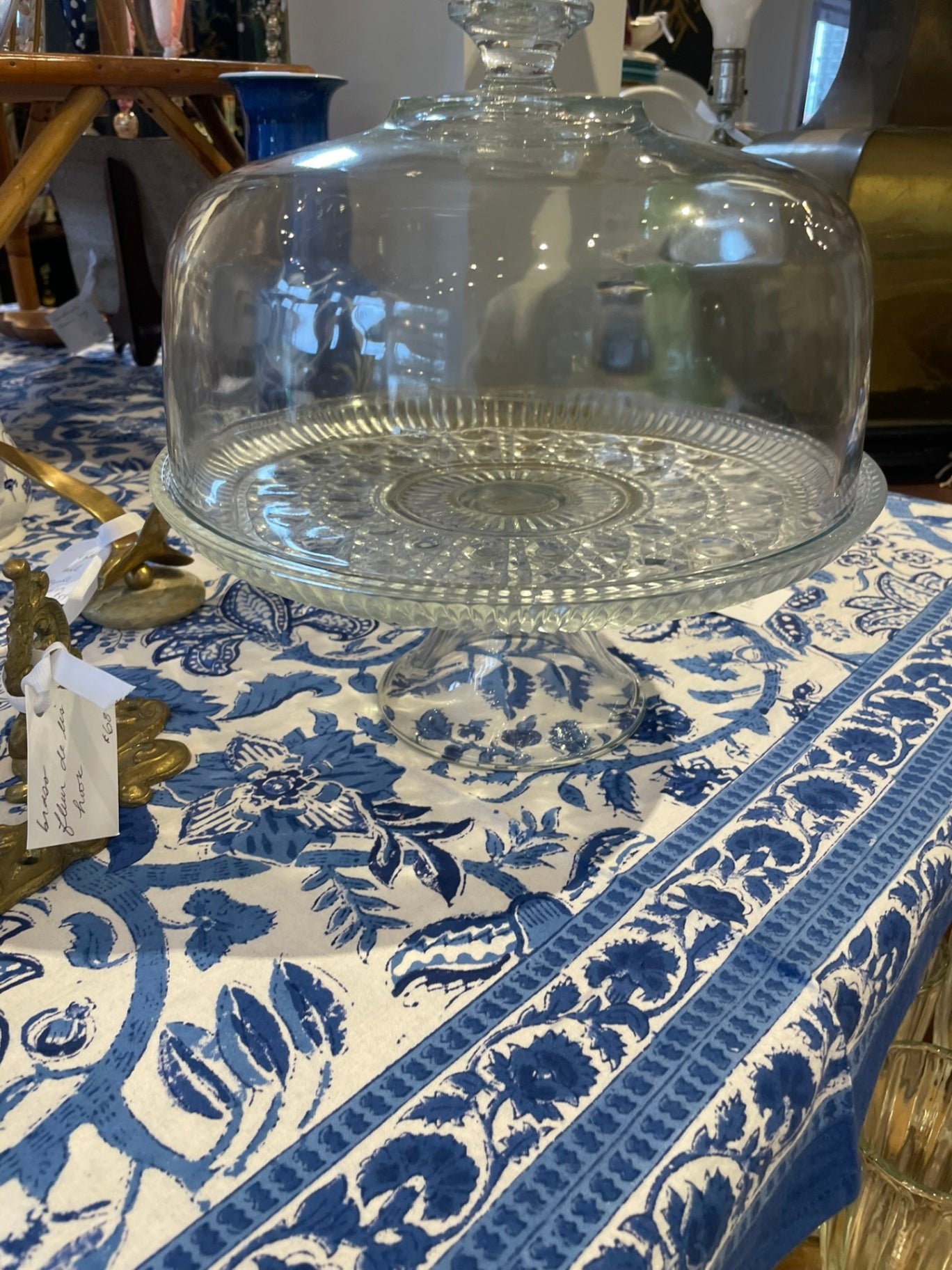 Clear Cake Stand with Lid