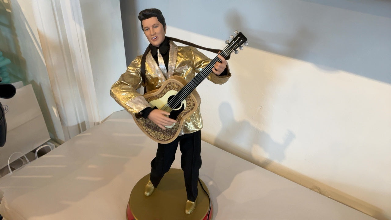 Singing Elvis