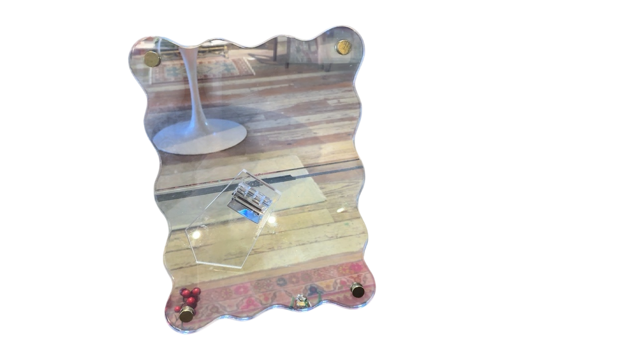 Acrylic scallop picture frame
