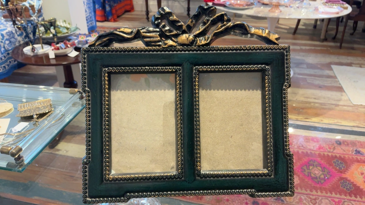 Green Double bow frame 