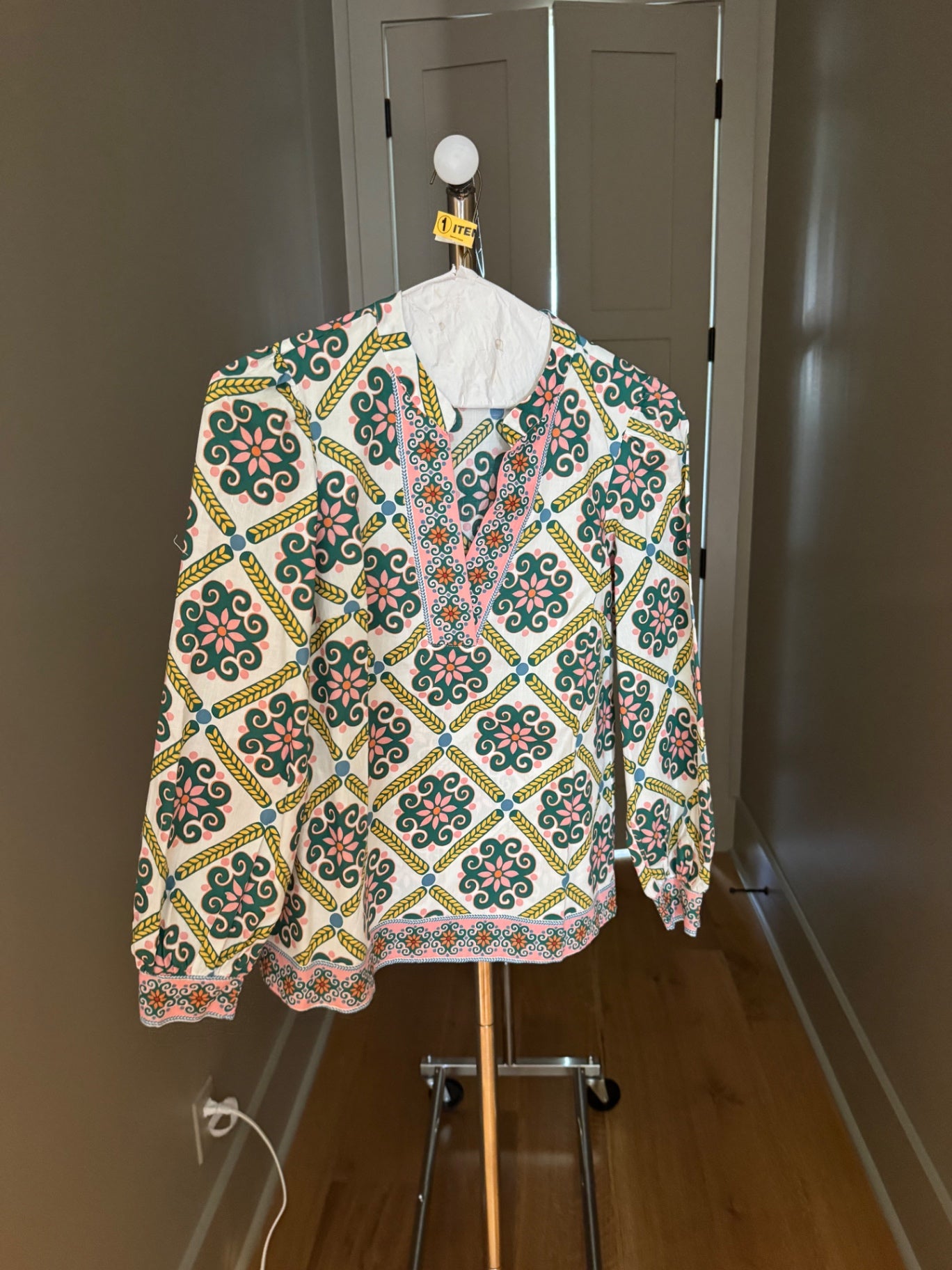 Lindsey Black Shirt Size 4 Multicolor