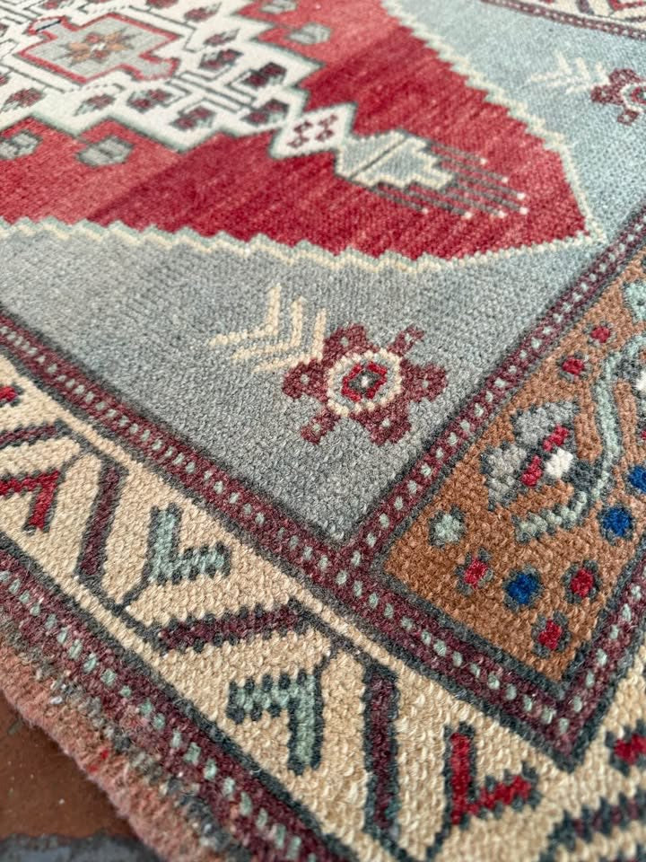 Vintage Rug, 3' x 1'10"