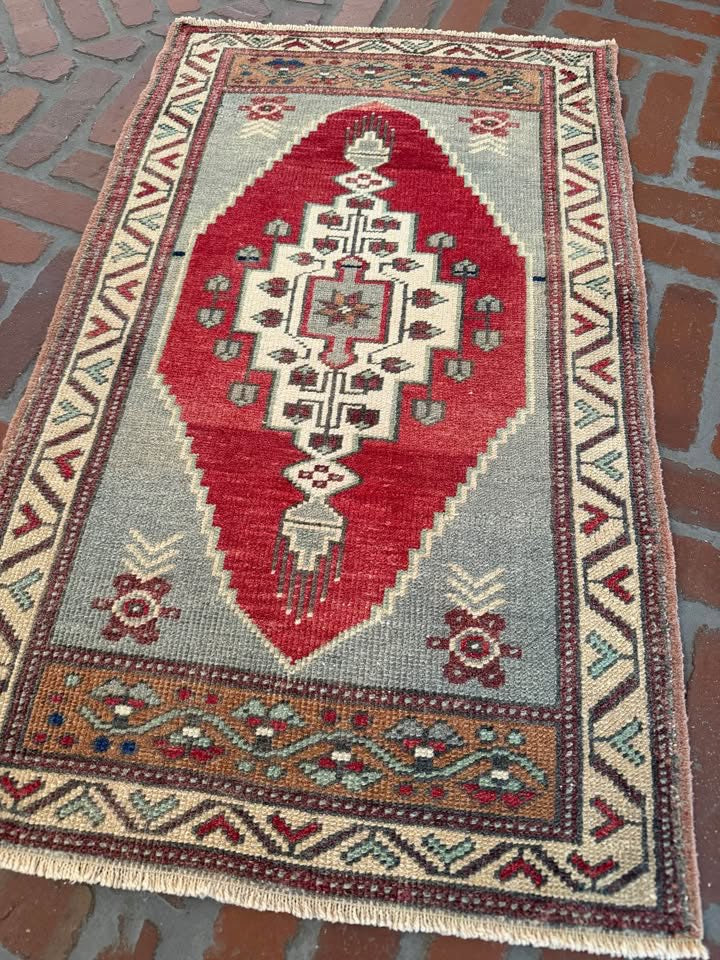 Vintage Rug, 3' x 1'10"