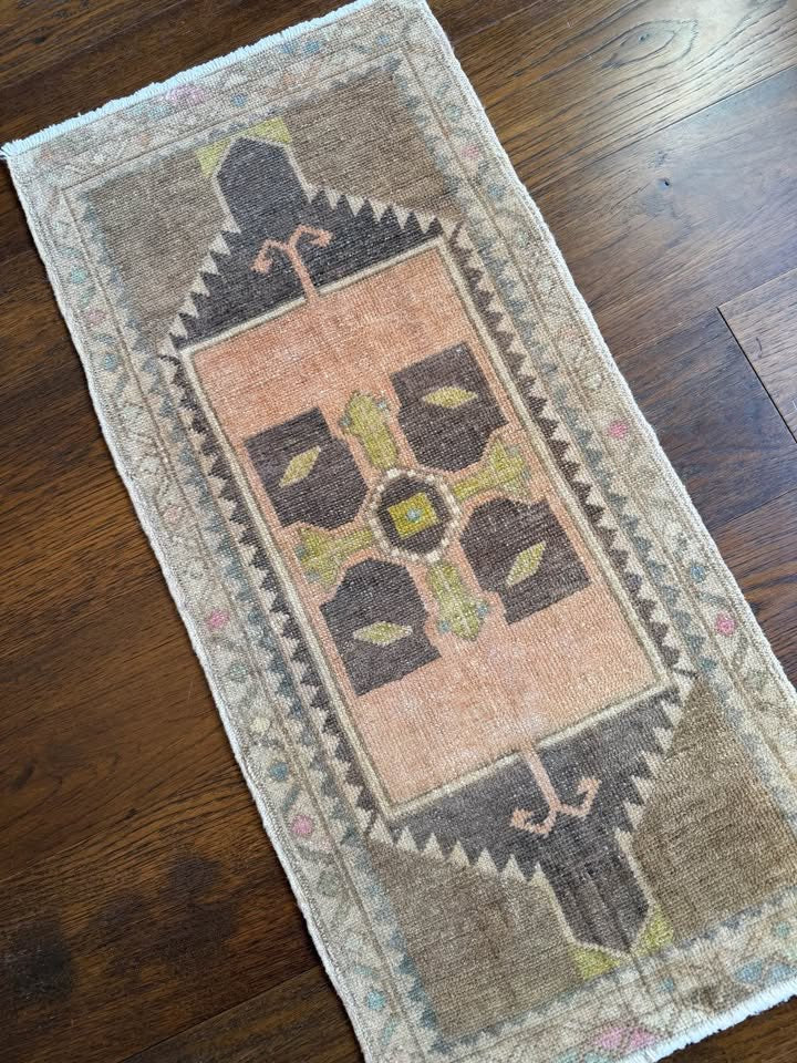 Vintage Rug, 3'3" x 1'6"