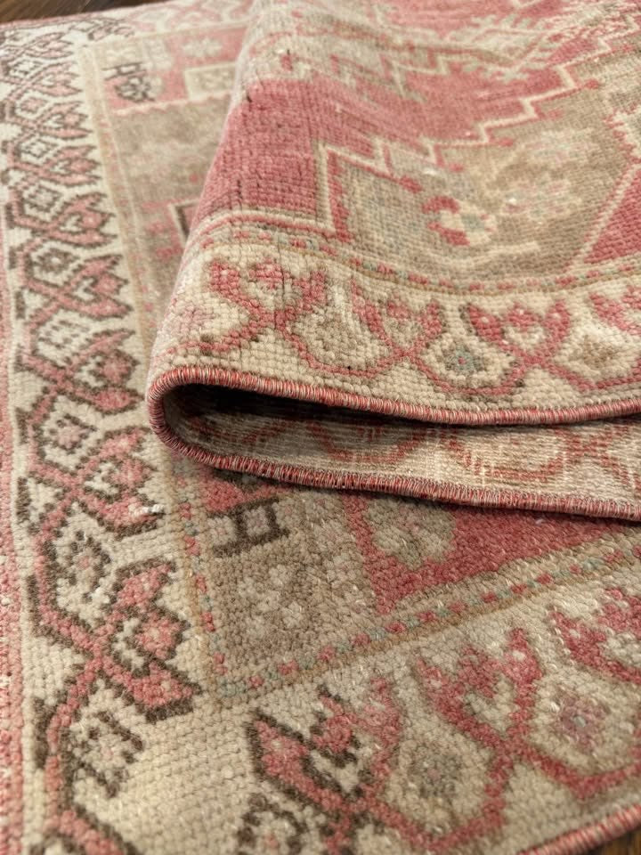 Vintage Rug, 3'9" x 2'