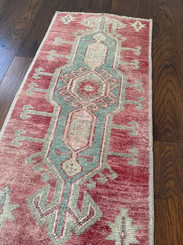 Vintage Rug, 3'2" x 1'6"