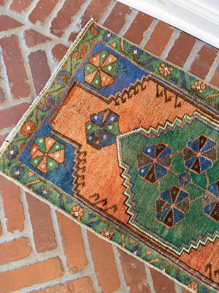 Vintage Rug, 2'10" x 1'7"