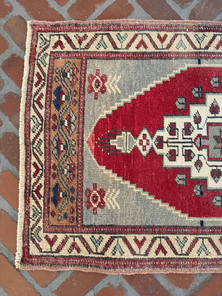 Vintage Rug, 3' x 1'10"