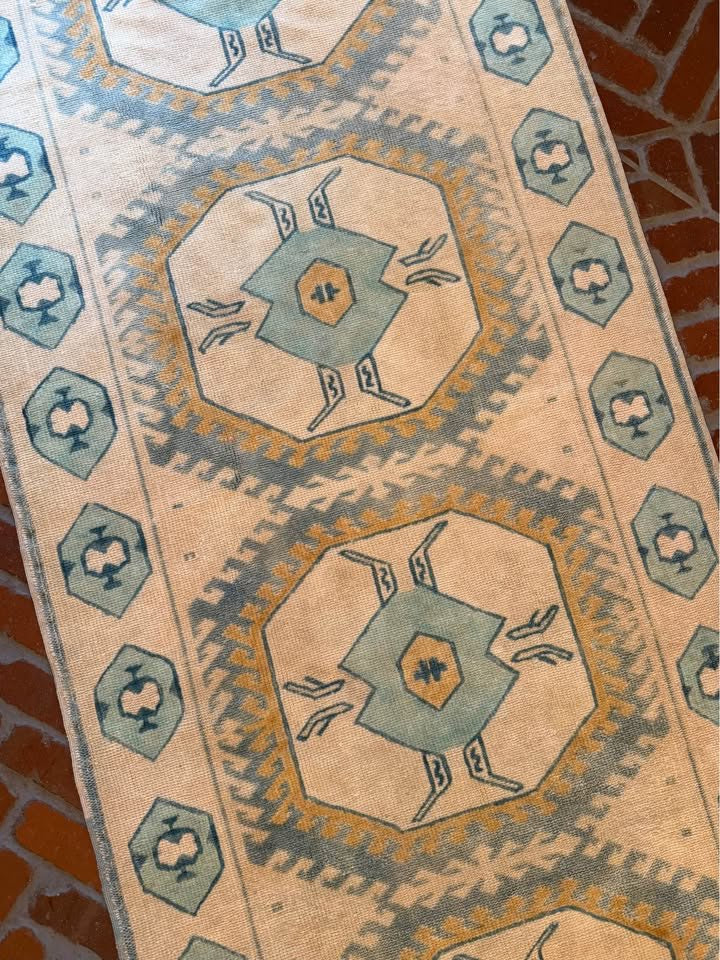 Vintage Runner, 8' x 2'10"