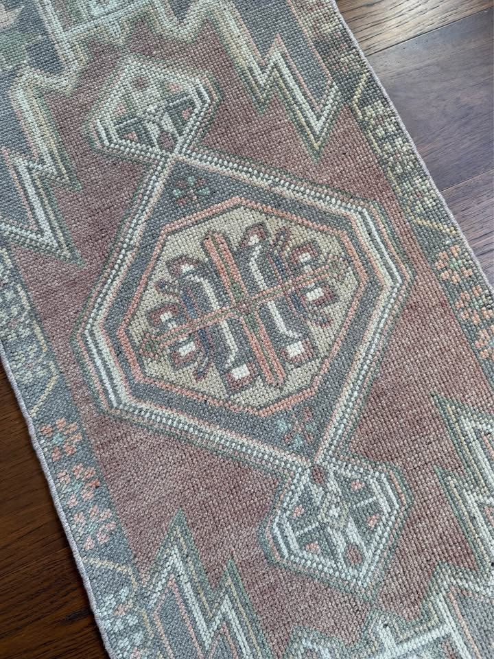Vintage Rug, 3'3" x 1'7"