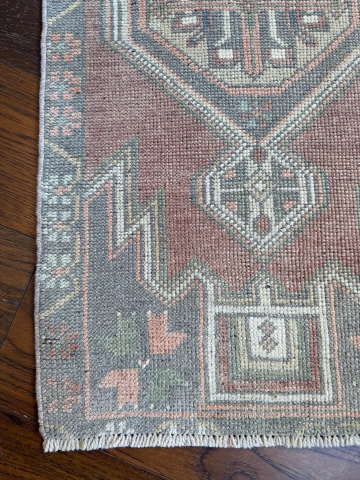 Vintage Rug, 3'3" x 1'7"
