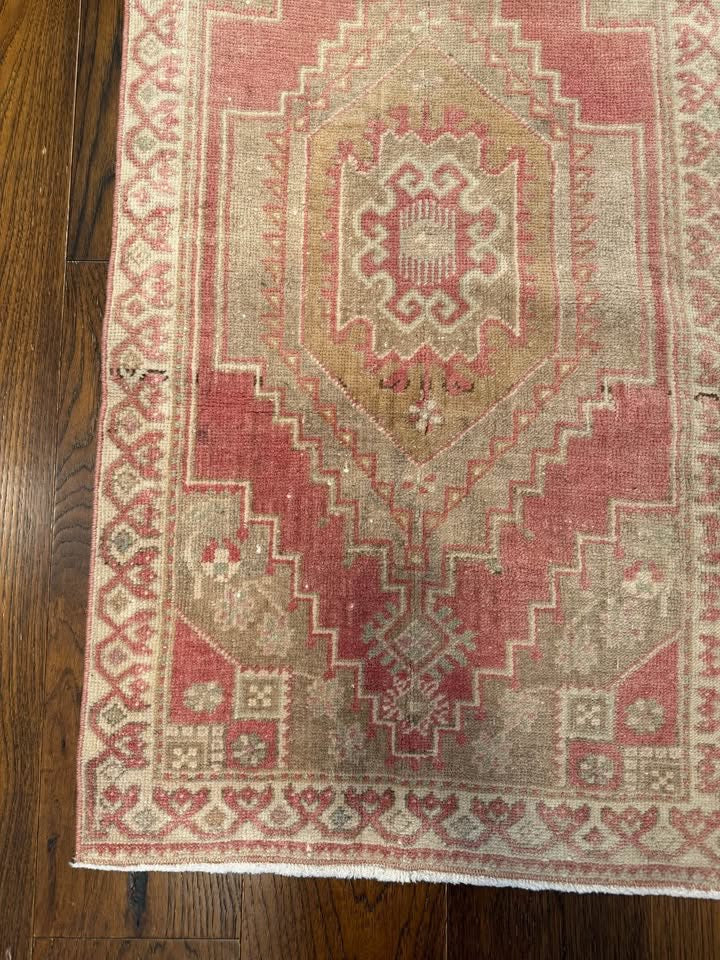 Vintage Rug, 3'9" x 2'