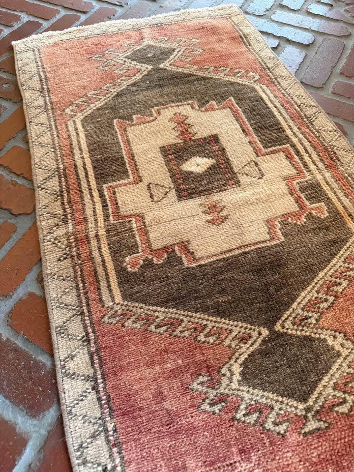 Vintage Rug, 3'3" x 1'9"
