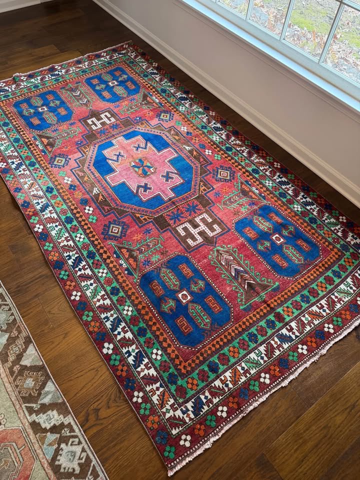 Vintage Rug, 9' x 4'10"