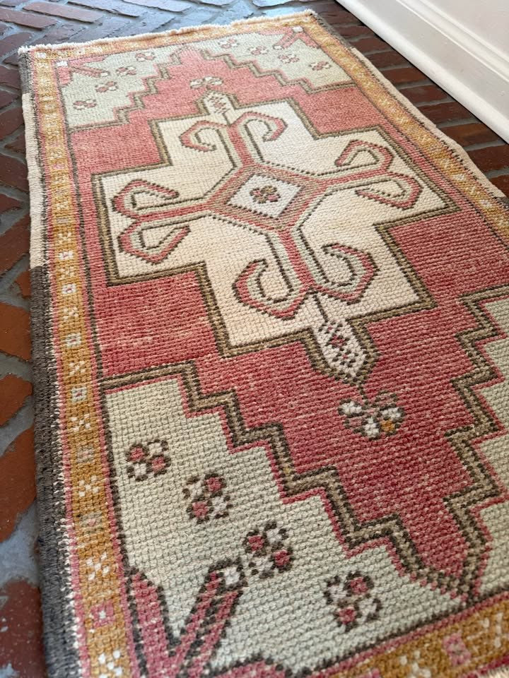 Vintage Rug, 3'5" x 1'11"