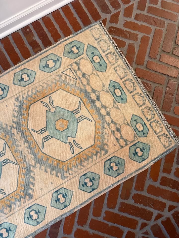 Vintage Runner, 8' x 2'10"