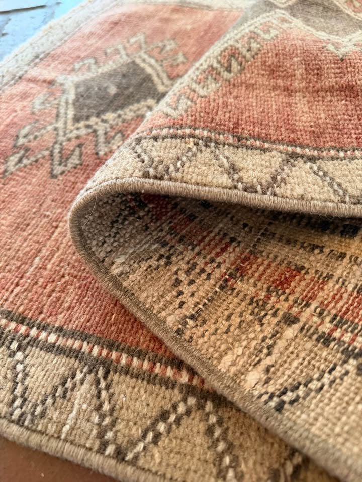 Vintage Rug, 3'3" x 1'9"