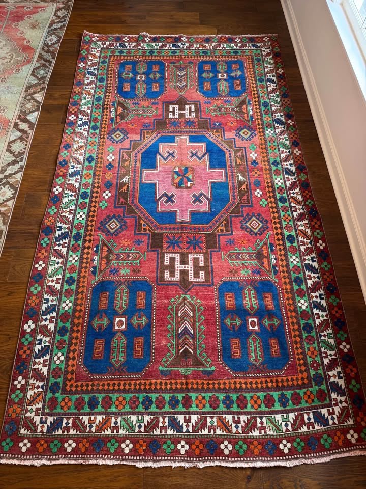 Vintage Rug, 9' x 4'10"
