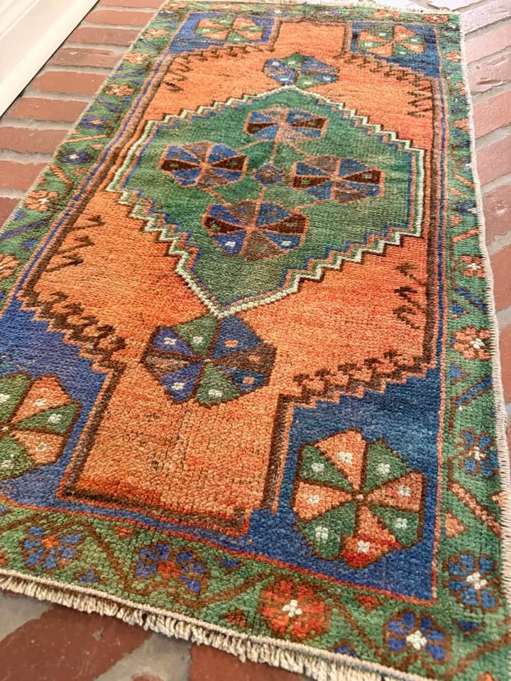Vintage Rug, 2'10" x 1'7"