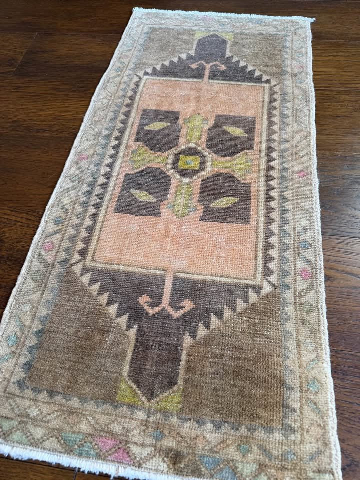 Vintage Rug, 3'3" x 1'6"