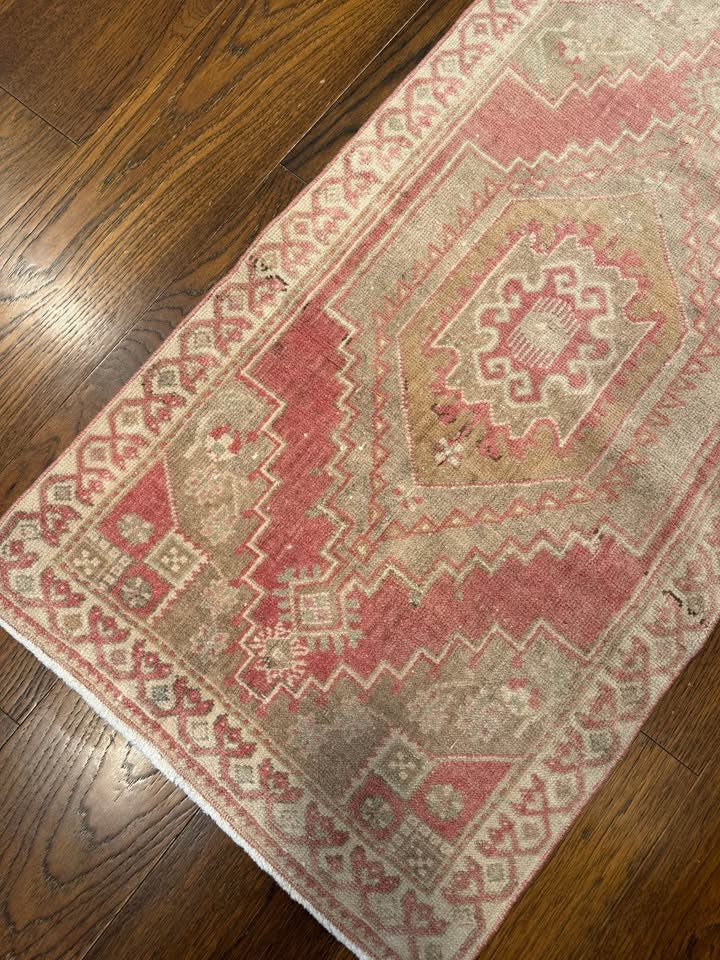 Vintage Rug, 3'9" x 2'