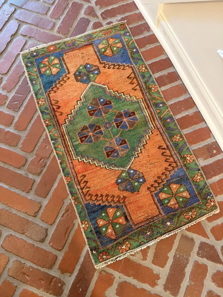 Vintage Rug, 2'10" x 1'7"