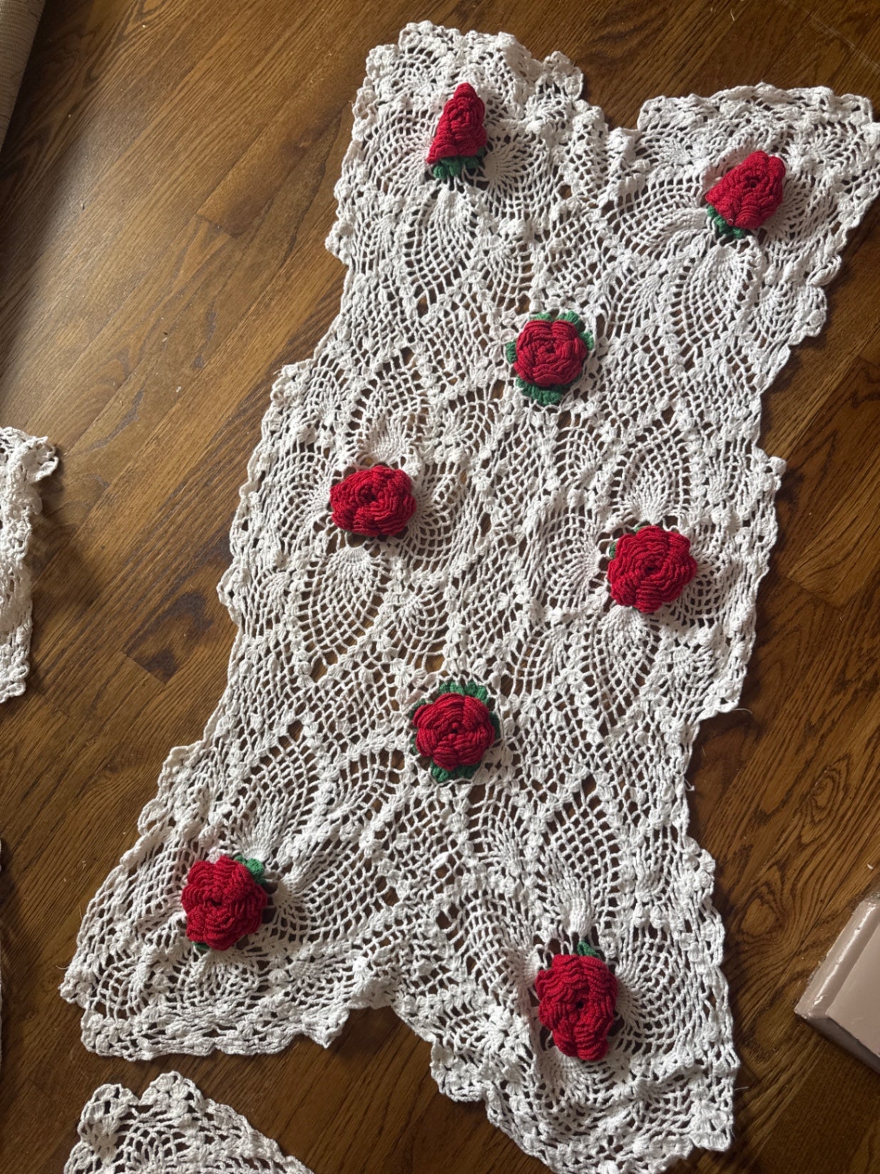 Crocheted Rose Small 42x26 for table or throw (ea)