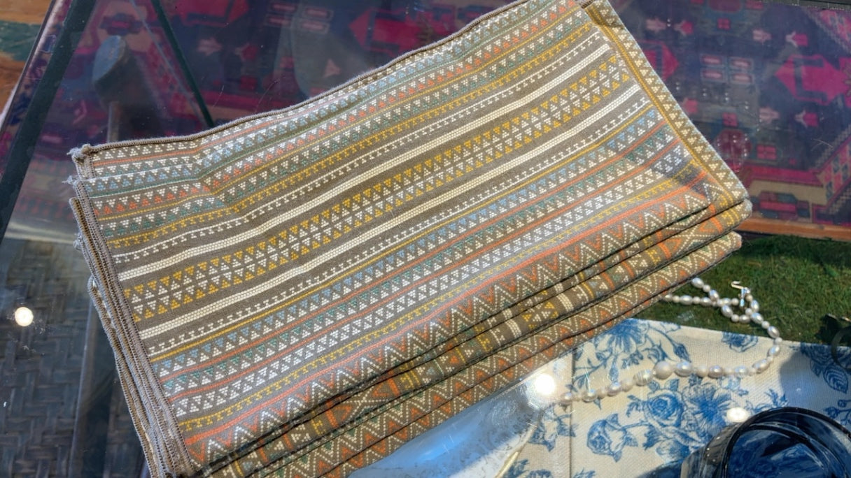 6 Colorful Patterned Linens