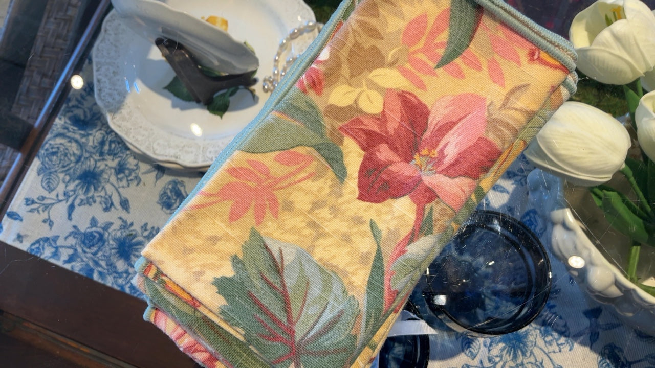 6 Floral Napkins