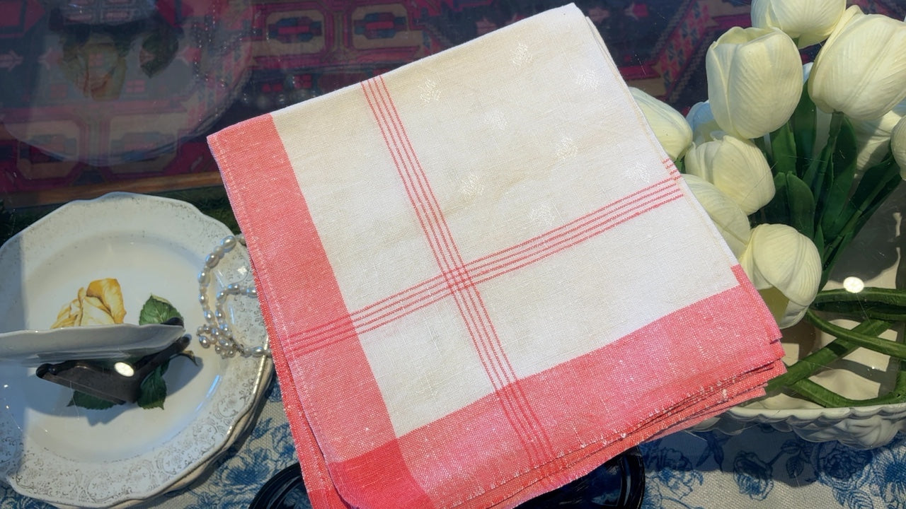 6 White and Pink Napkins