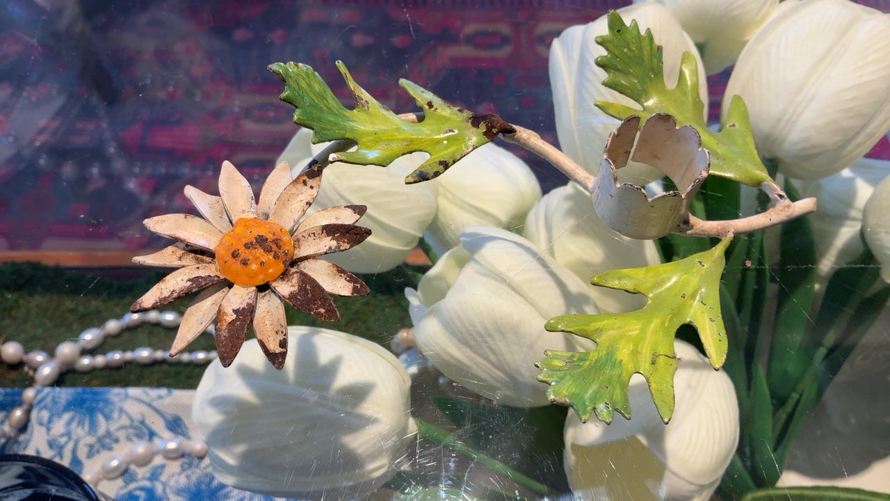 Tole Daisy Candleholder